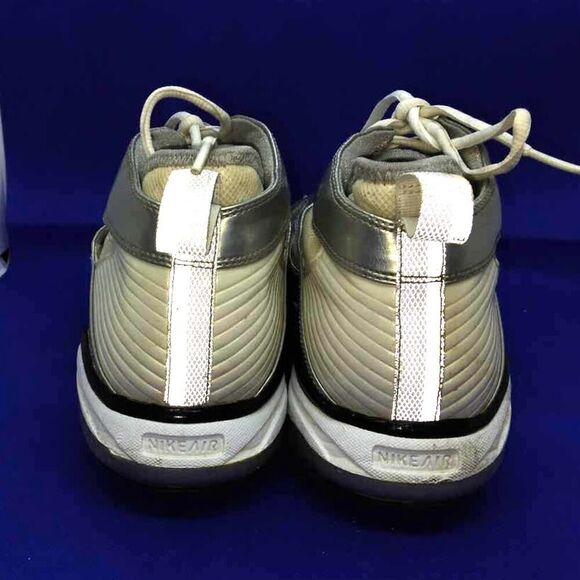 Nike Air Huarache Men's Pre-owned White/Silver Football Cleats - sz. 10 - Picture 4 of 5